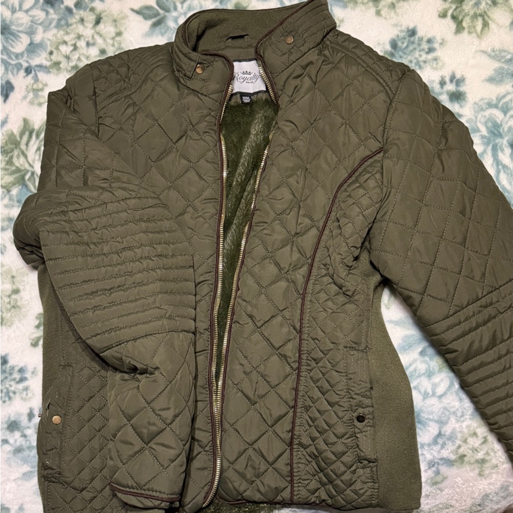 Royalty For Me Women's Quilted Utility Jacket in Olive
